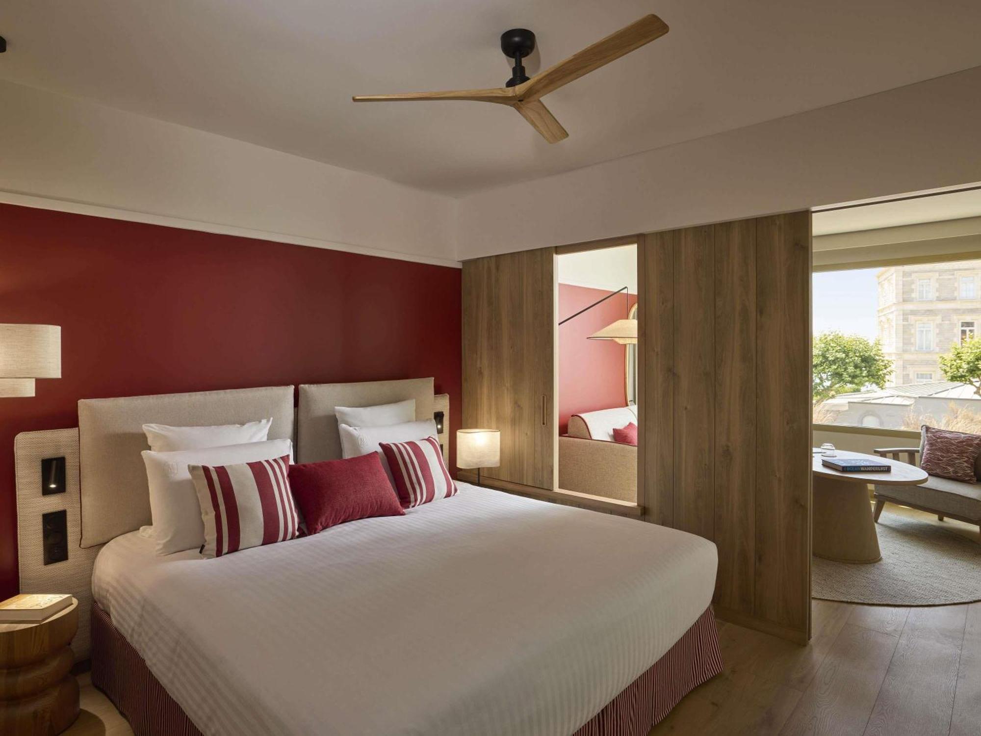 Deluxe King Suite with Sofa Bed and Ocean View