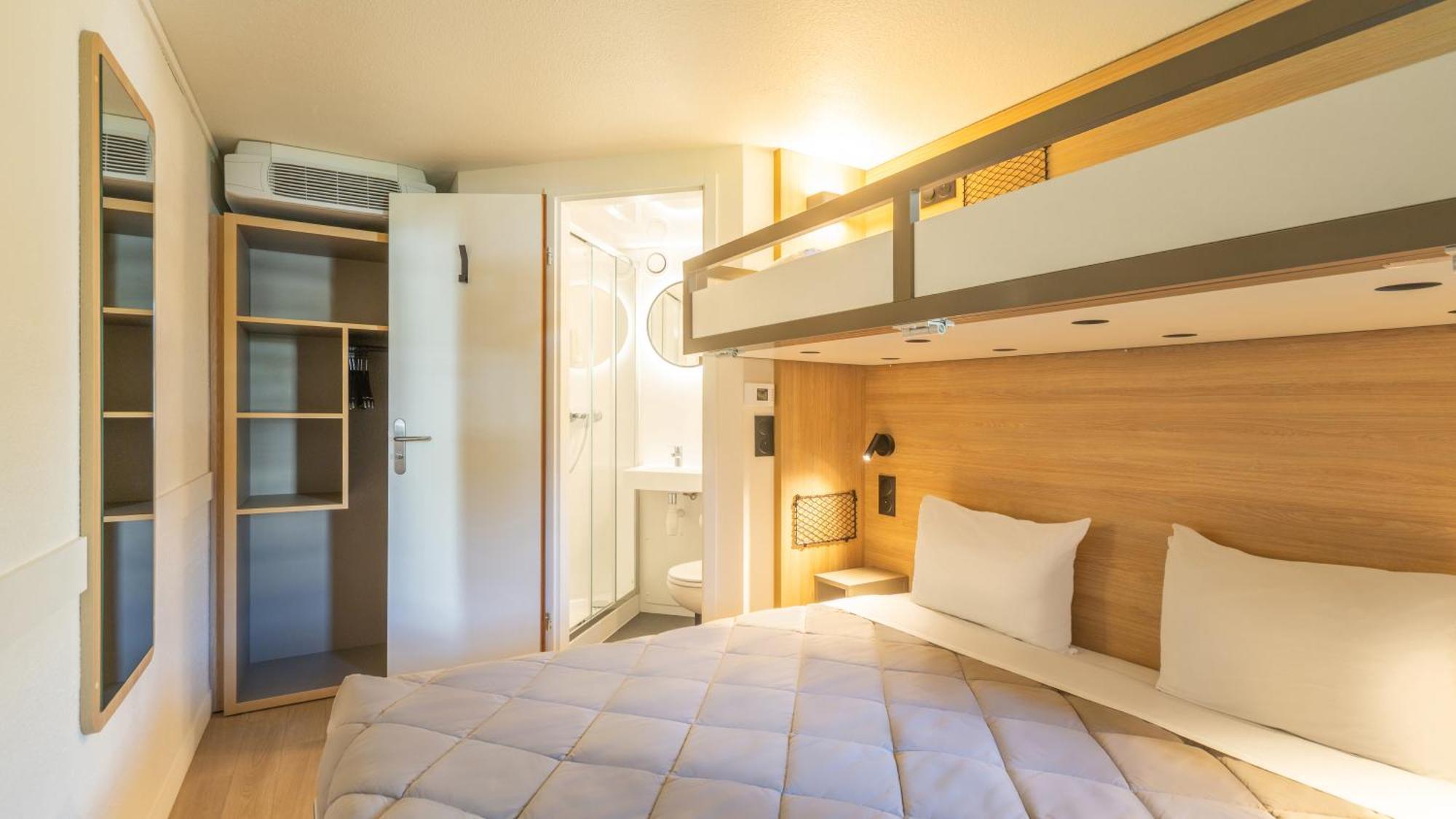 Standard Room - 1 Double Bed