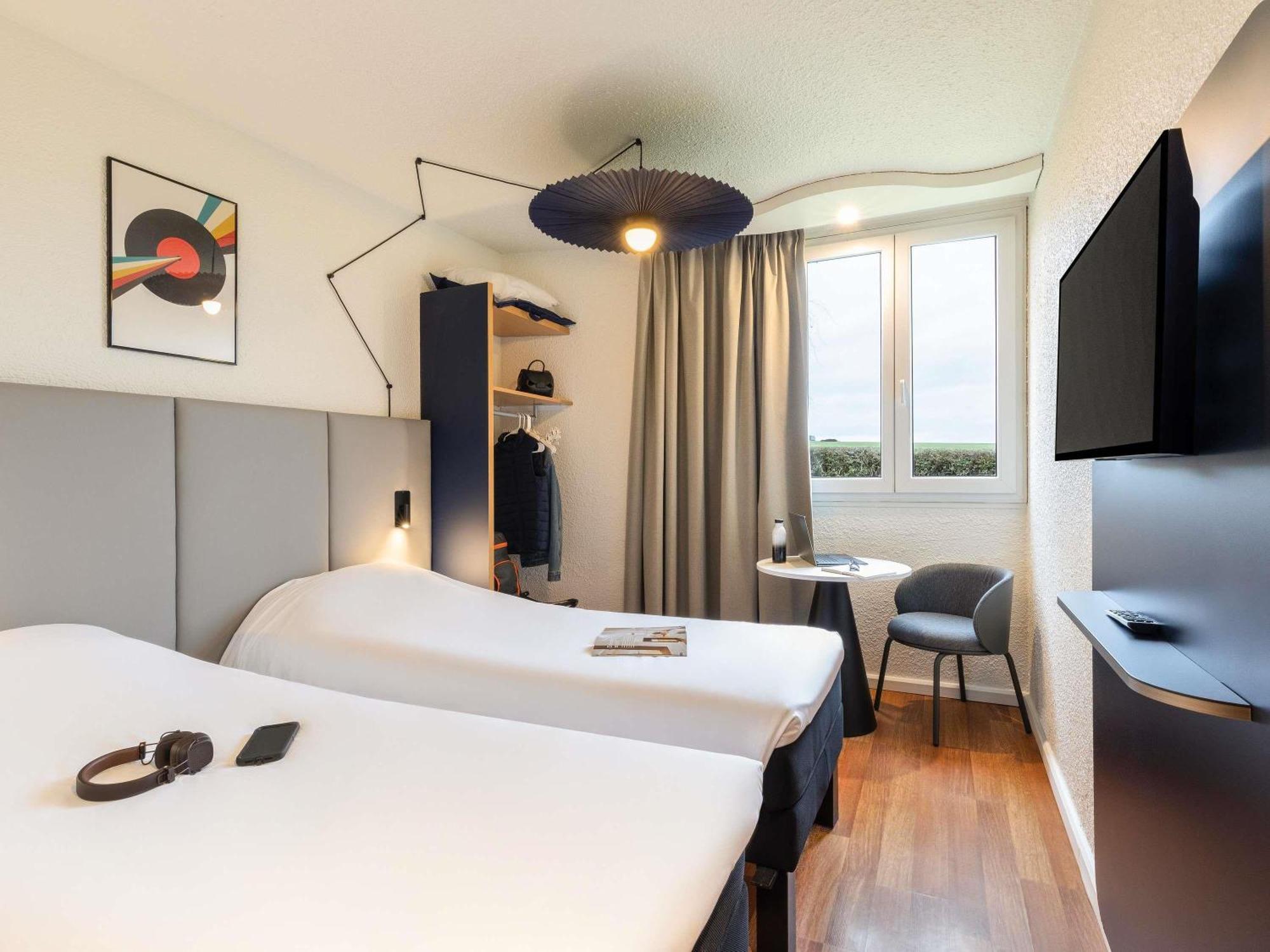 Standard Room with Two Single Beds