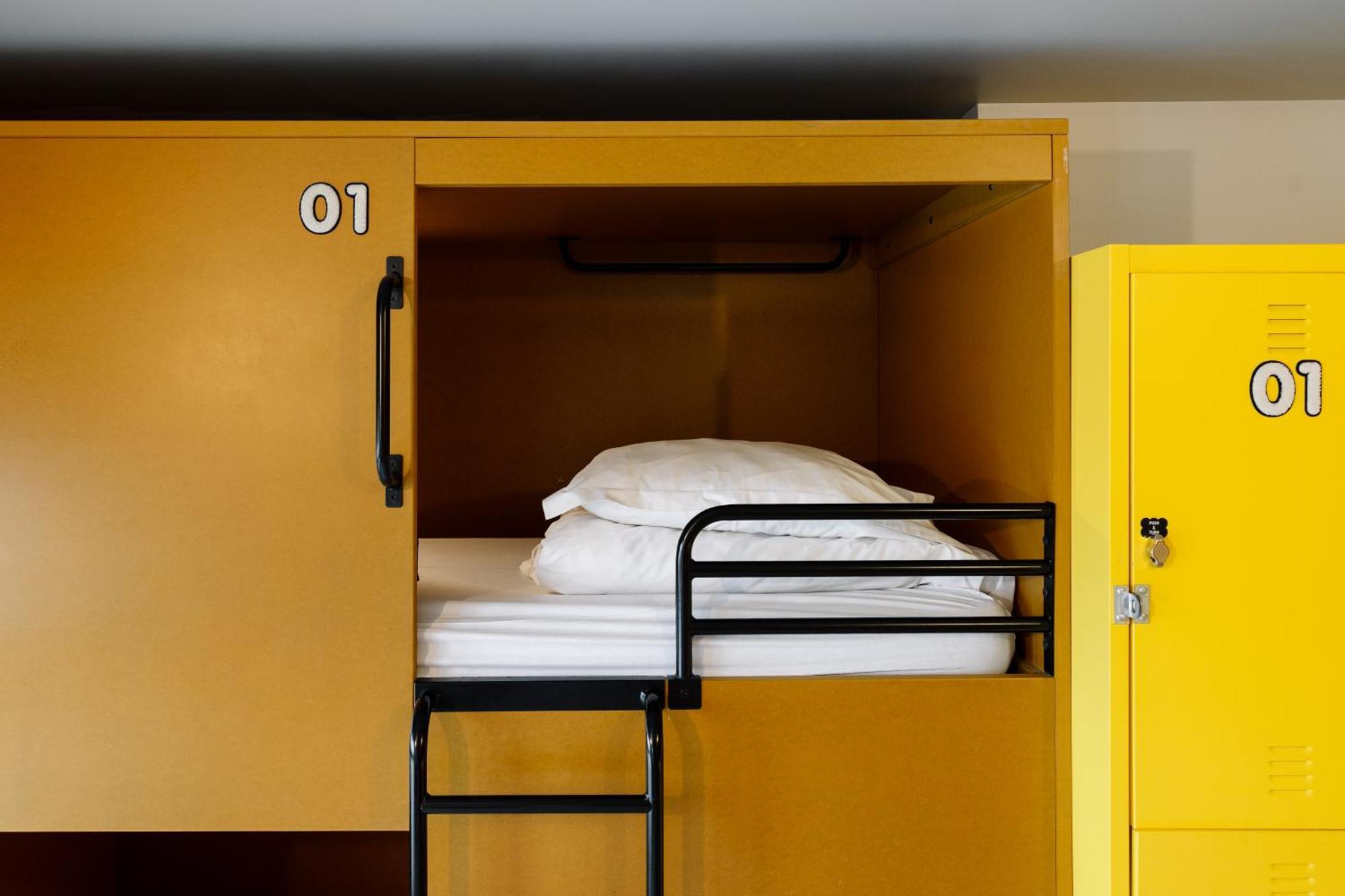 Bed in 16-Bed Mixed Dormitory Room