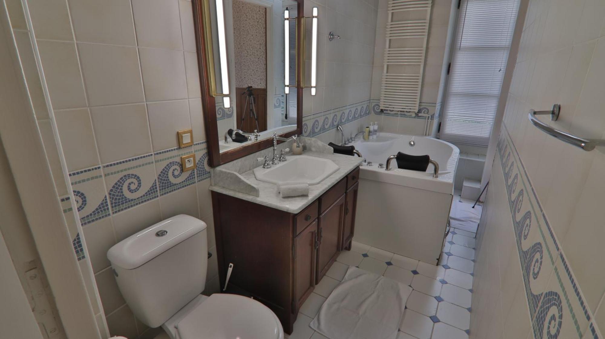 Double Room with Spa Bath