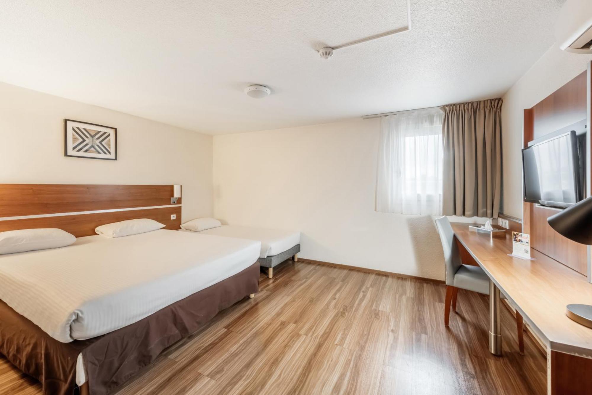 Family Room - Accessible/Non-Smoking
