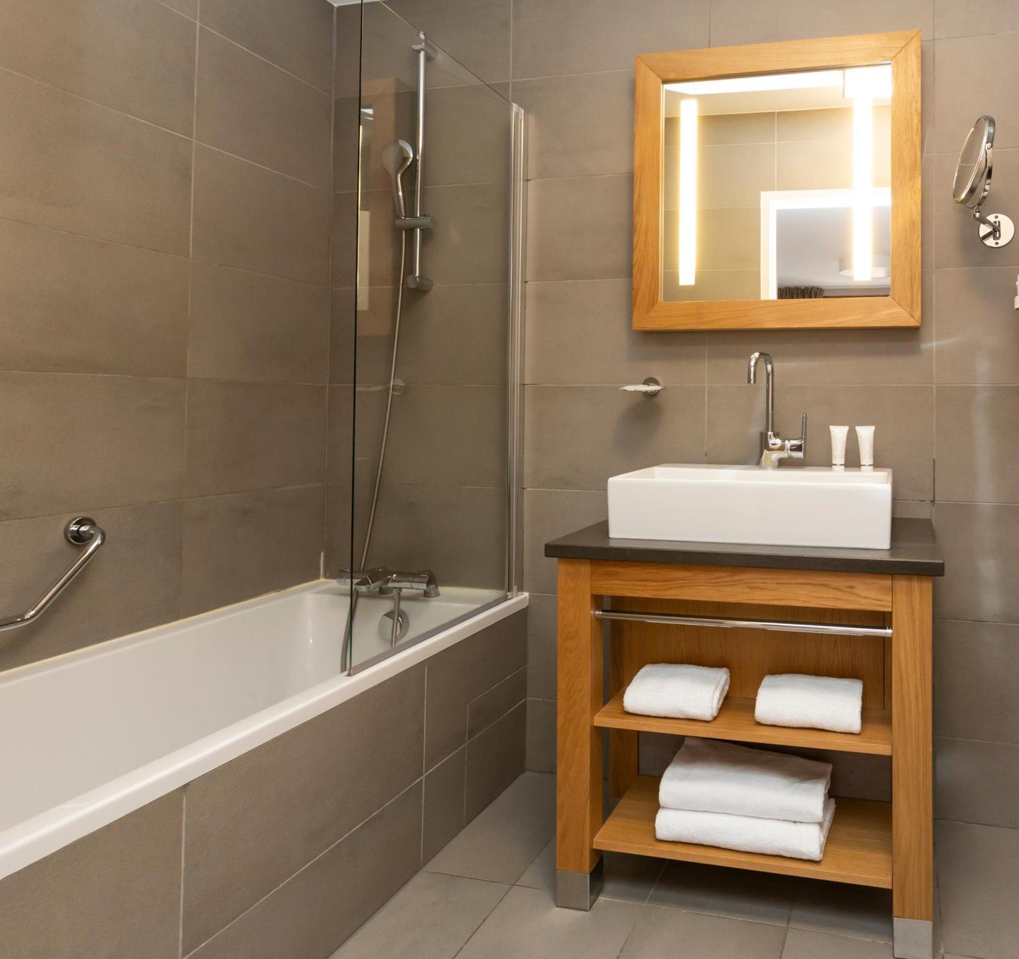 One-Bedroom Suite