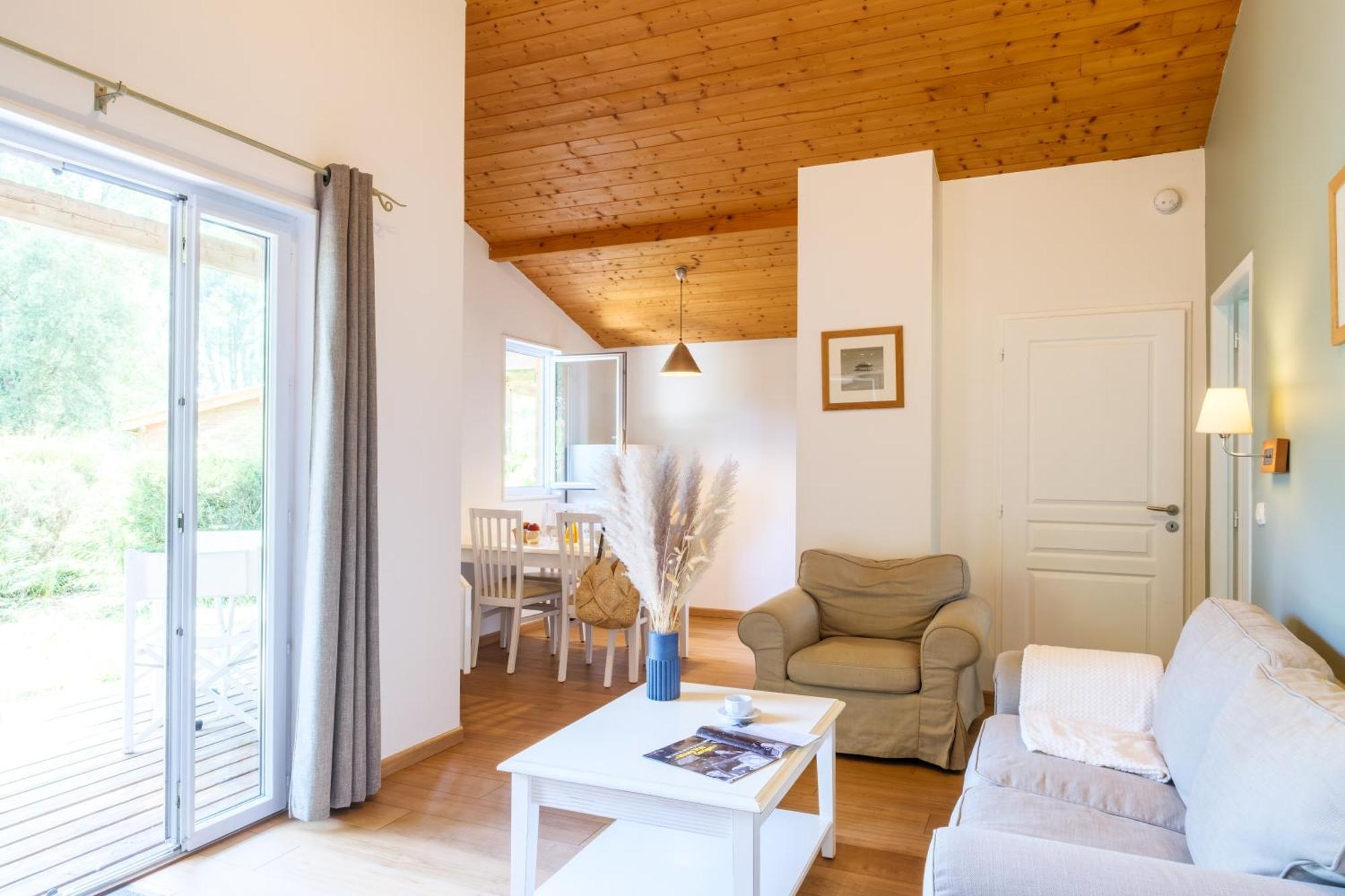Privilege Two-Bedroom Cottage with Terrace (4 People)