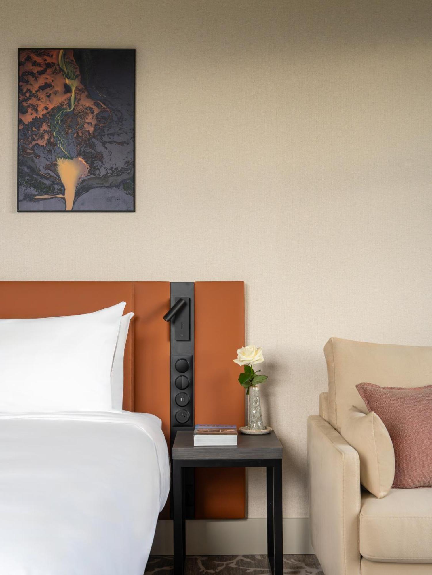 Premium Tweepersoonskamer met 2 Aparte Bedden en Slaapbank