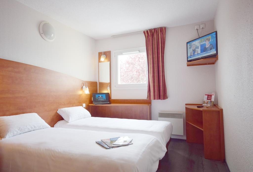 2 nebeneinander liegende Zimmer