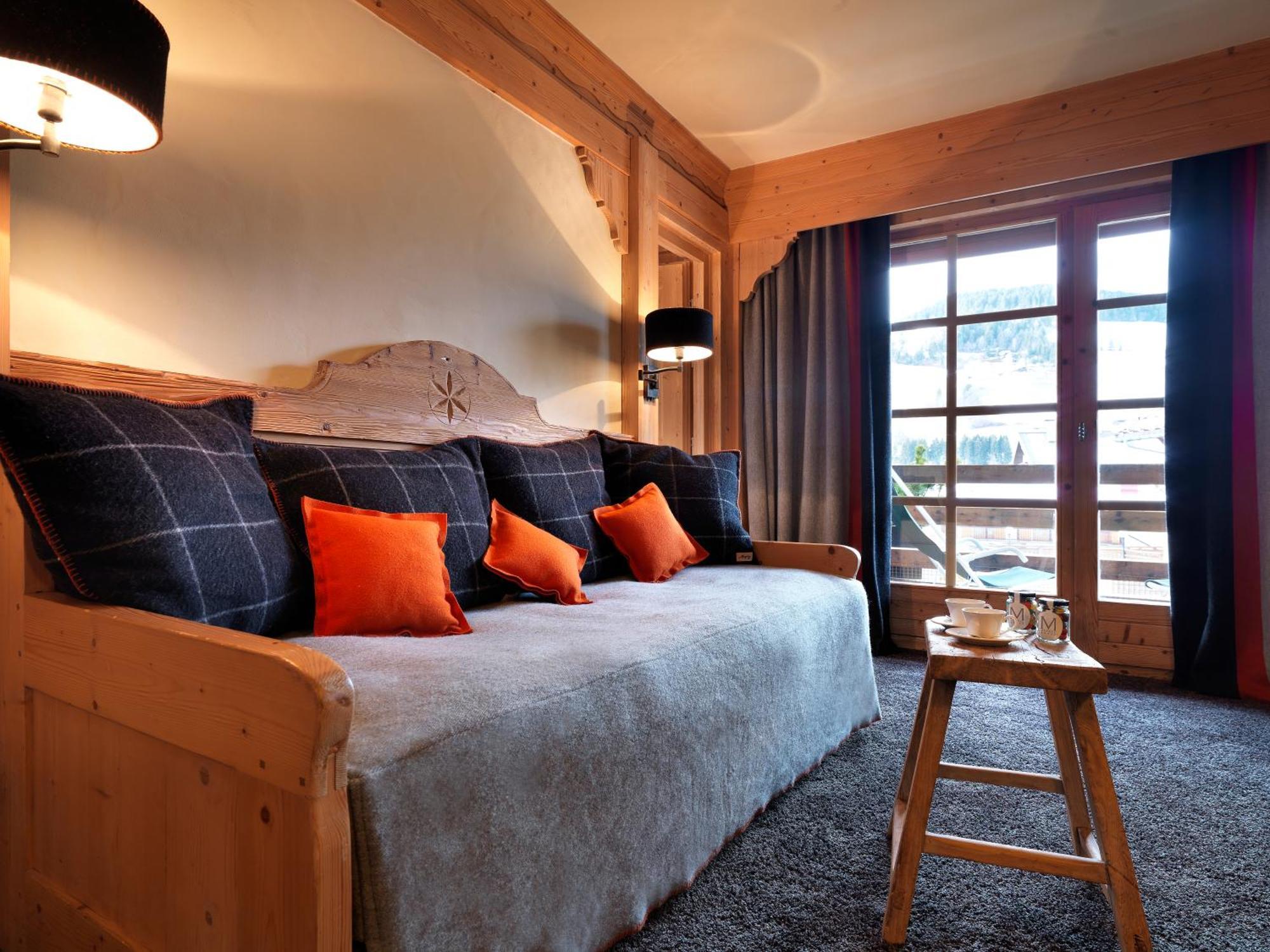Suite (2 Adults + 2 Children)