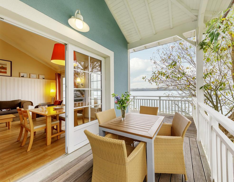 Premium Lakeside Cottage (6 People)