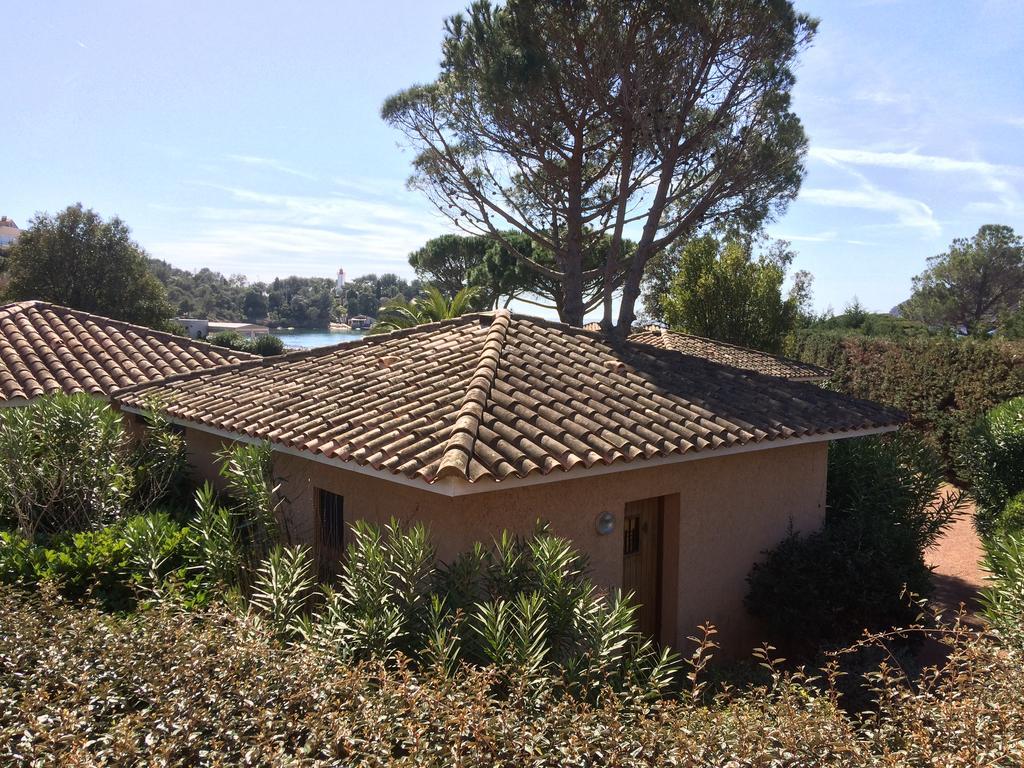 A l'Etage - One-Bedroom Apartment with Partial Sea View