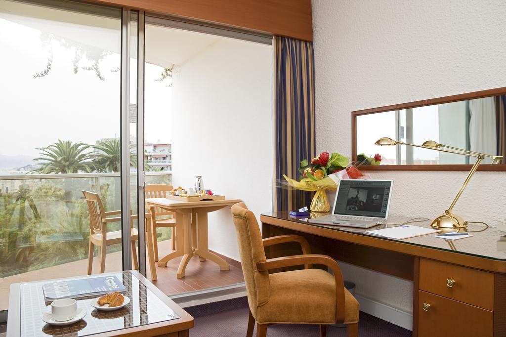 Triple Room - Pool Side
