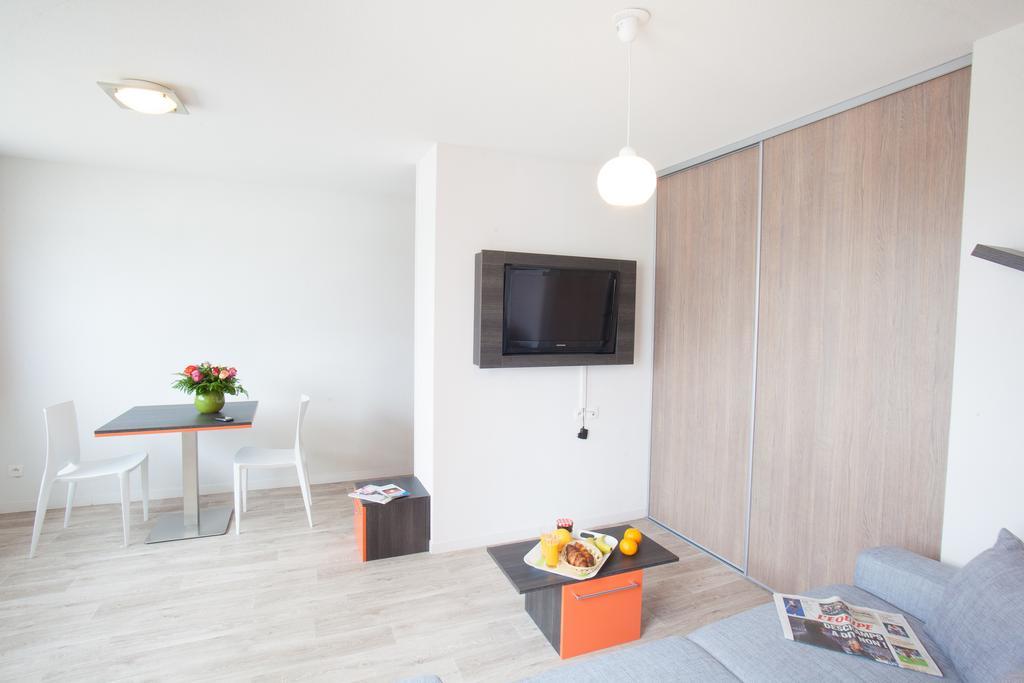 One-Bedroom Apartment (4 Adults)