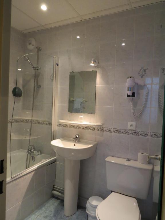 Double Room Bath,1765865254:JPEG
