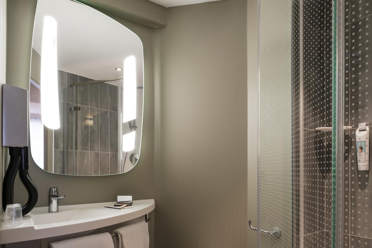 Comfort Room with One Double Bed and Balcony
