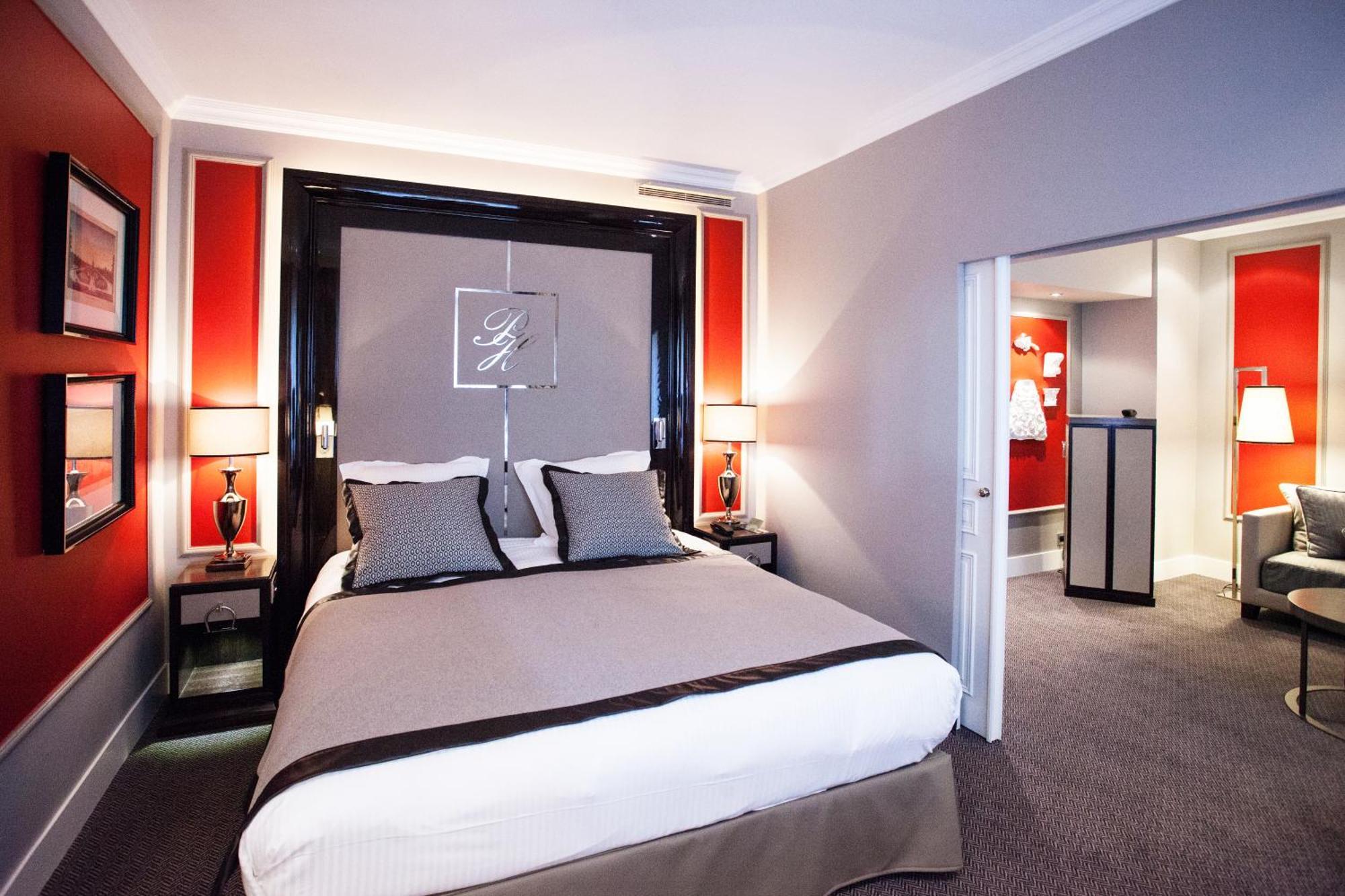Suite with Courtyard View