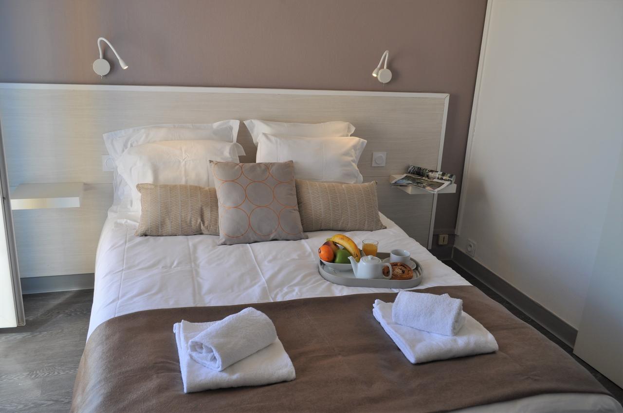 Double Room with Balcony - Sea and Street View