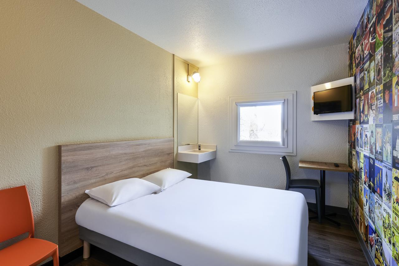 Tandem Room