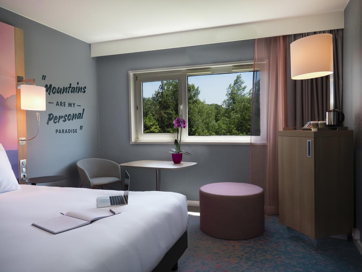 2 nebeneinander liegende Zimmer