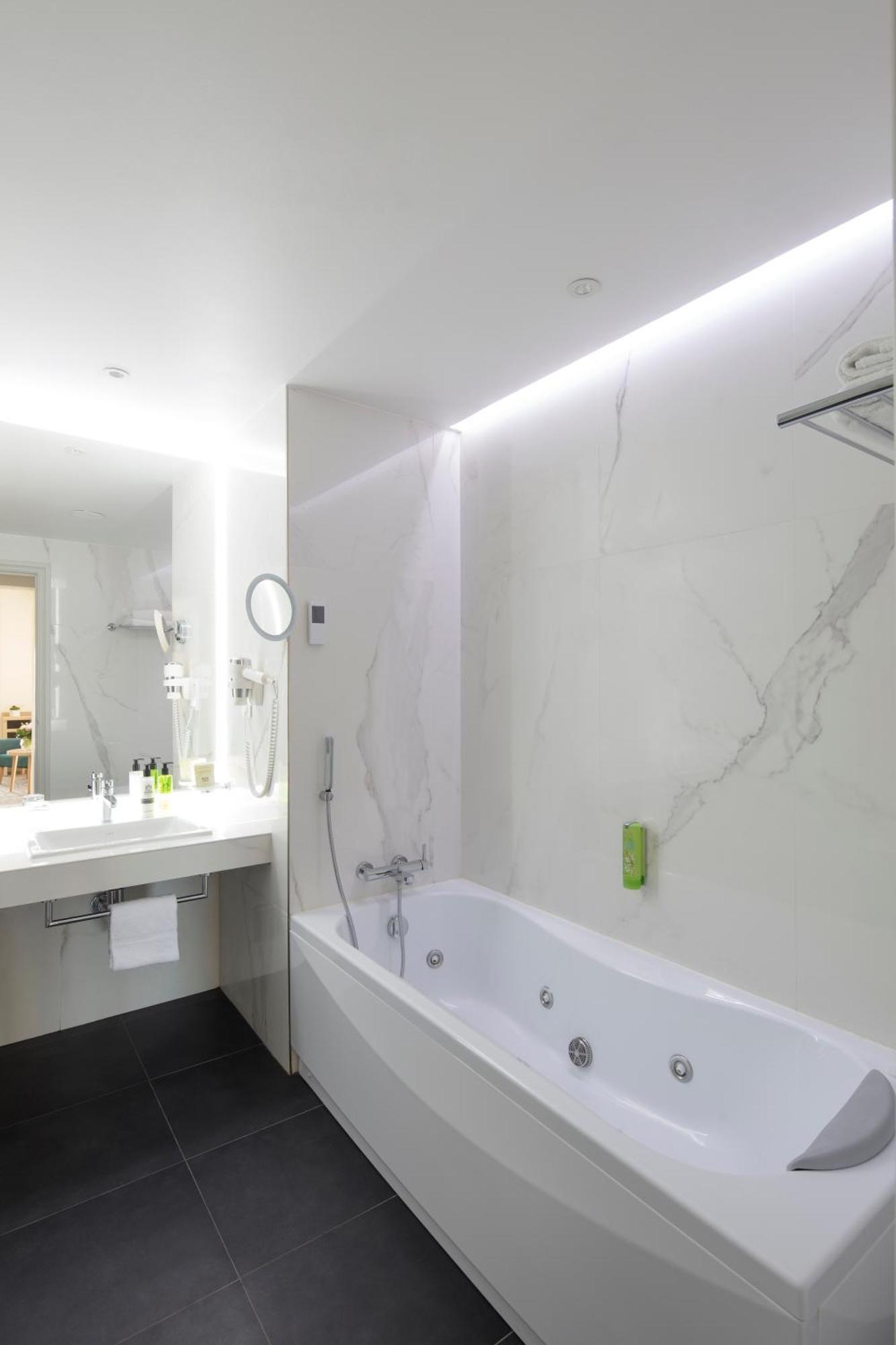Suite (4 Erwachsene)