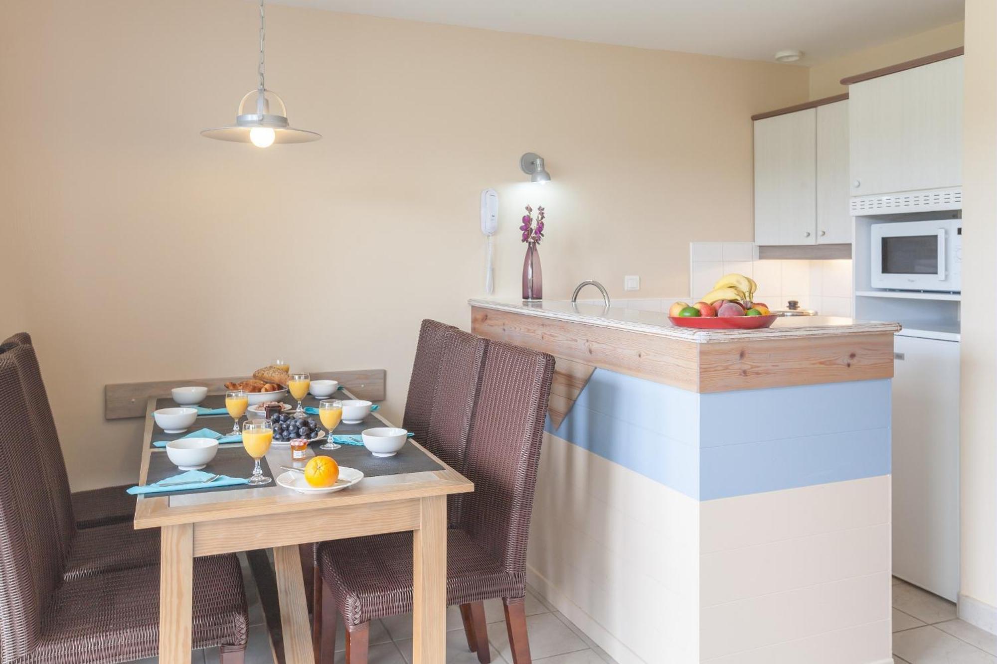 Two-Bedroom House with Terrace (6 People) - Lake View