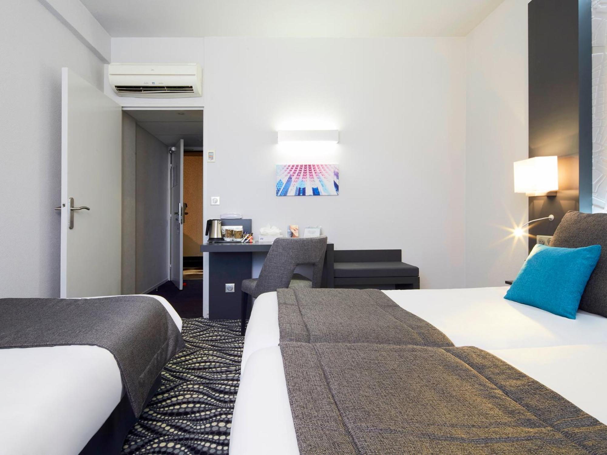 3 Single Beds