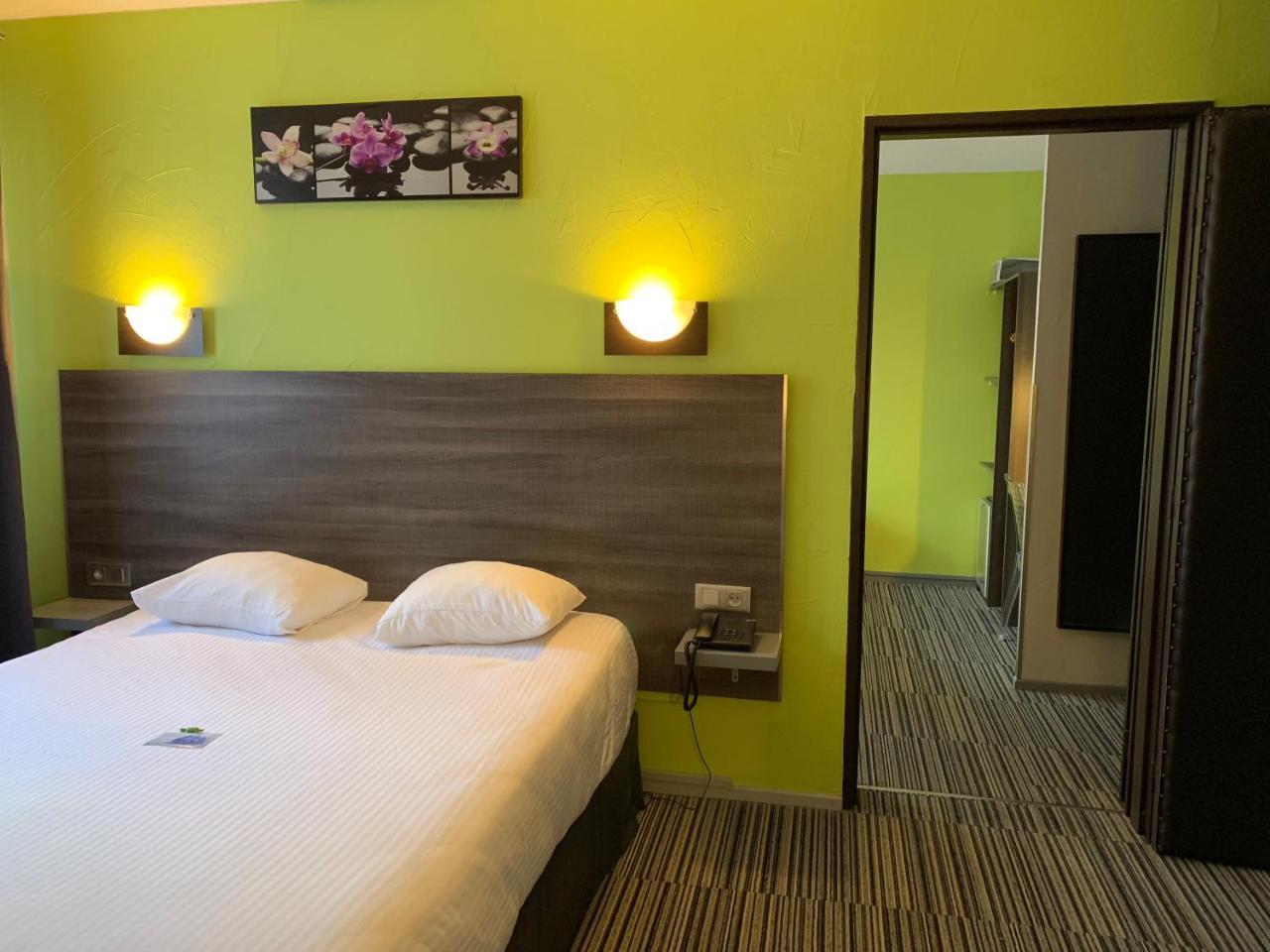 Communicating Rooms - 4 People