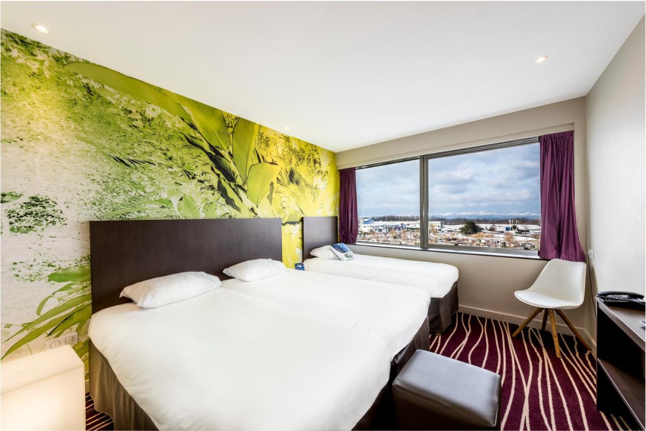 Standard Double Room with One Double and One Single Bed - Non-Smoking