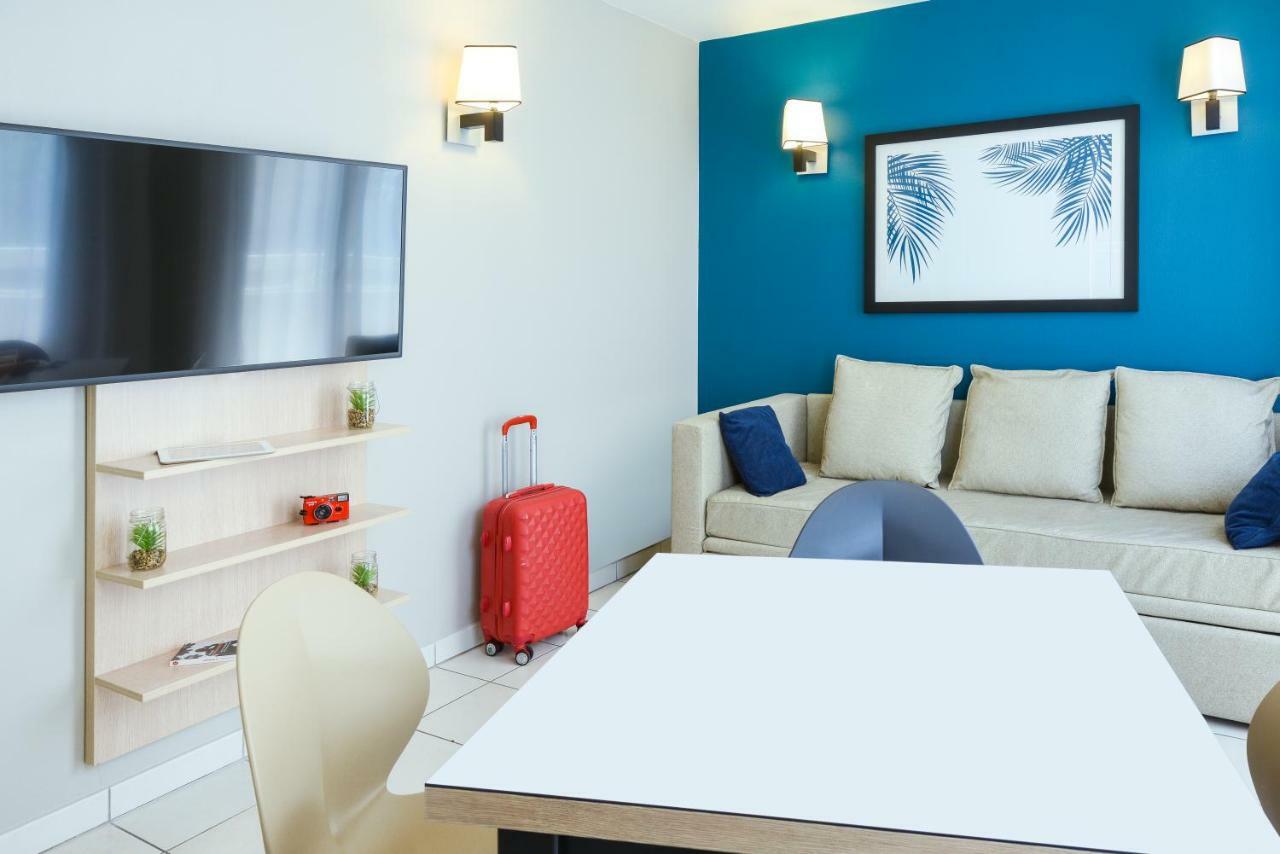 Superior One-Bedroom Apartment (4 Adults)