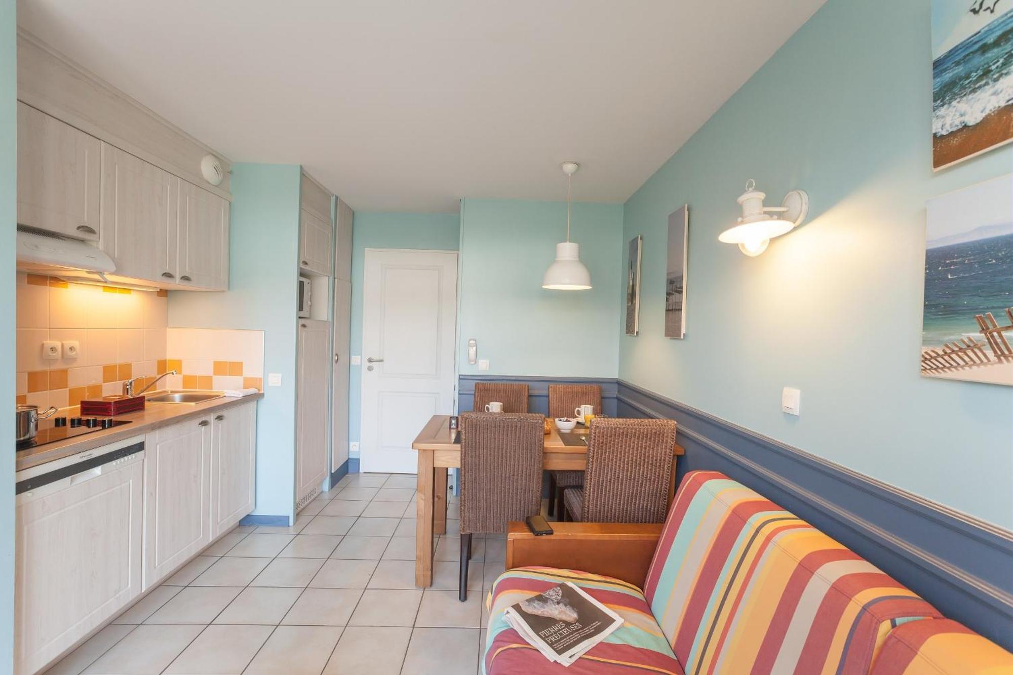One-Bedroom Apartment with Terrace or Balcony (4 People)