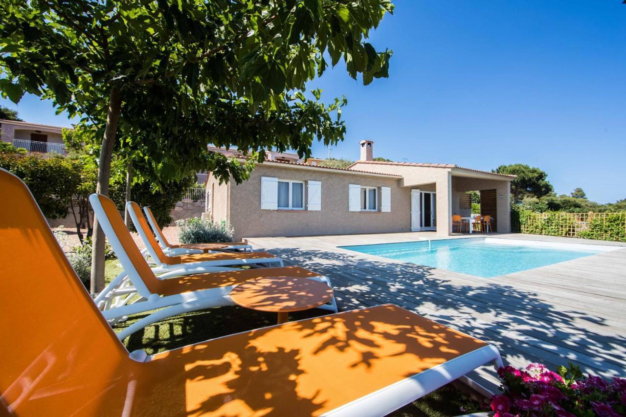 Villa con Piscina Privata, Vista Mare e Aria Condizionata