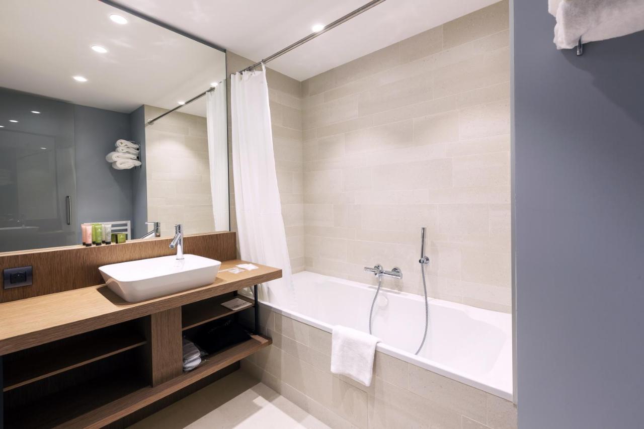 Junior Suite with One King Bed and Sofa Bed