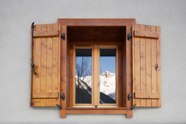 Two-Bedroom Apartment with Mountain View