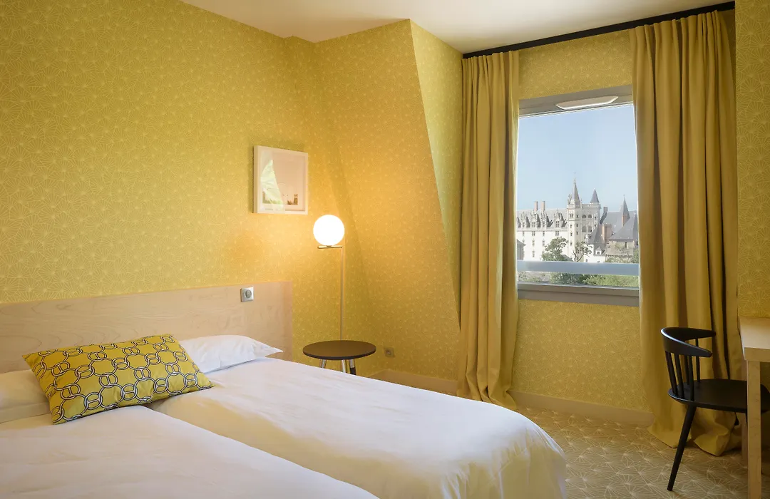 LHotel - face au château - boutique hôtel et séminaires-1