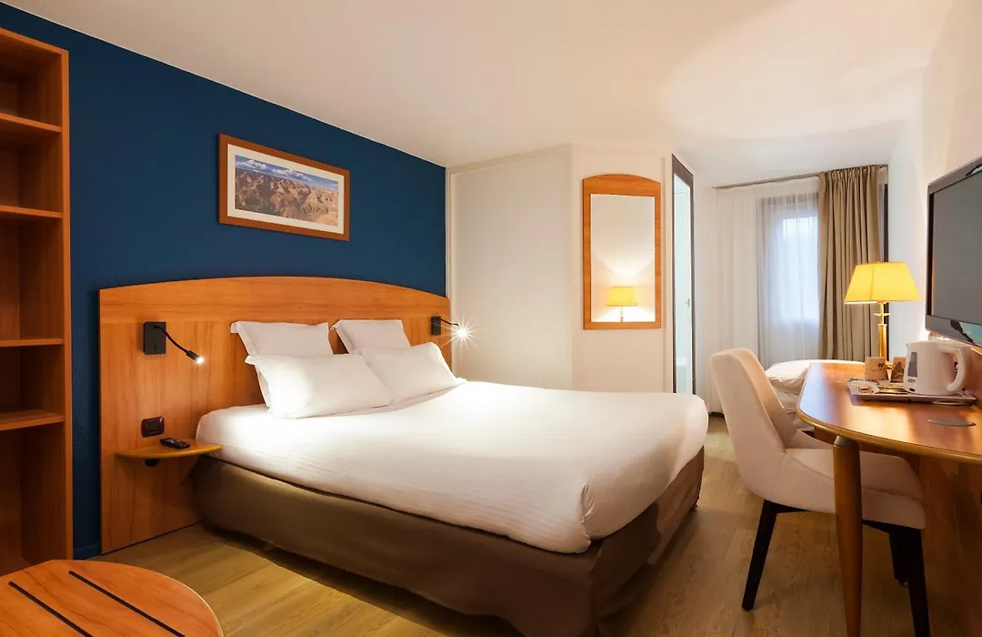 Comfort Hotel Evreux-1