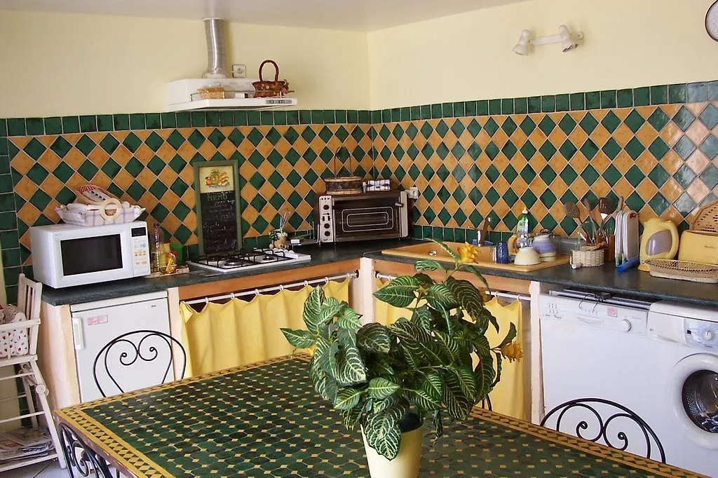 Le Fenouillet Chambres D'Hotes Proche Des Grands Buffets-1