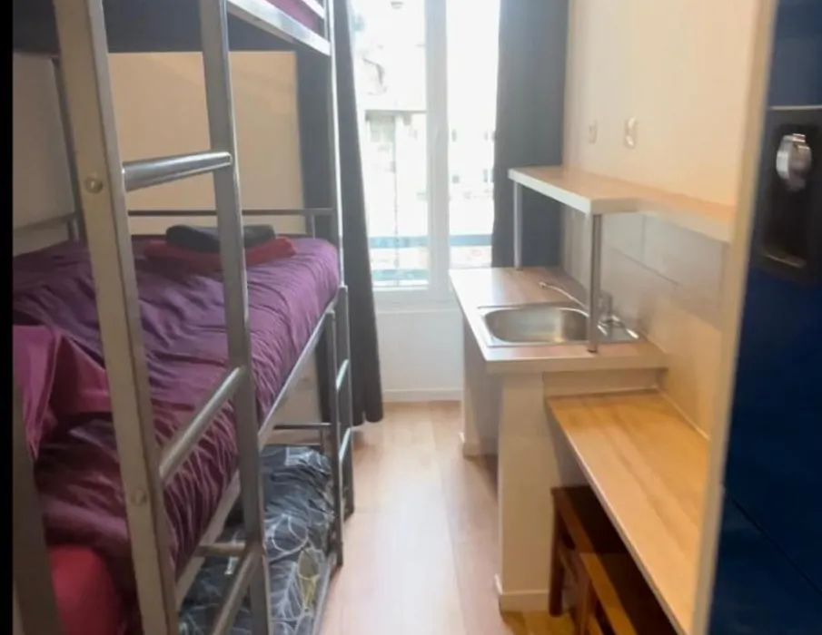 Hotel Lyonnais-1