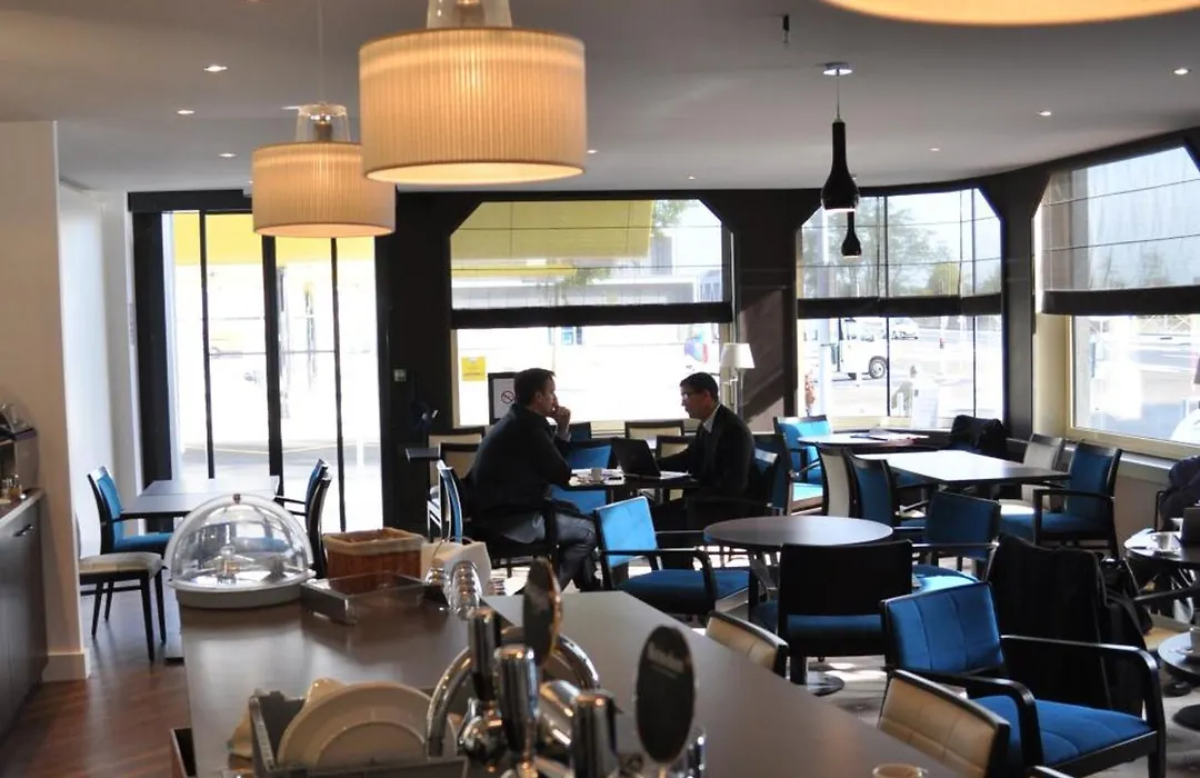 Hotel Le Berry Saint-Nazaire-1