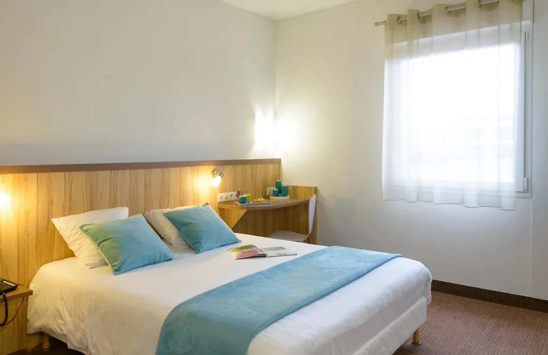 Brit Hotel Reims Croix Blandin-1