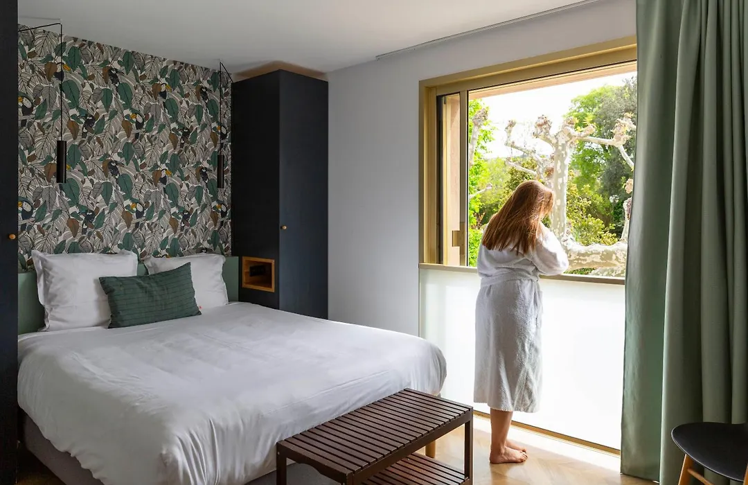 Hotel 96-1