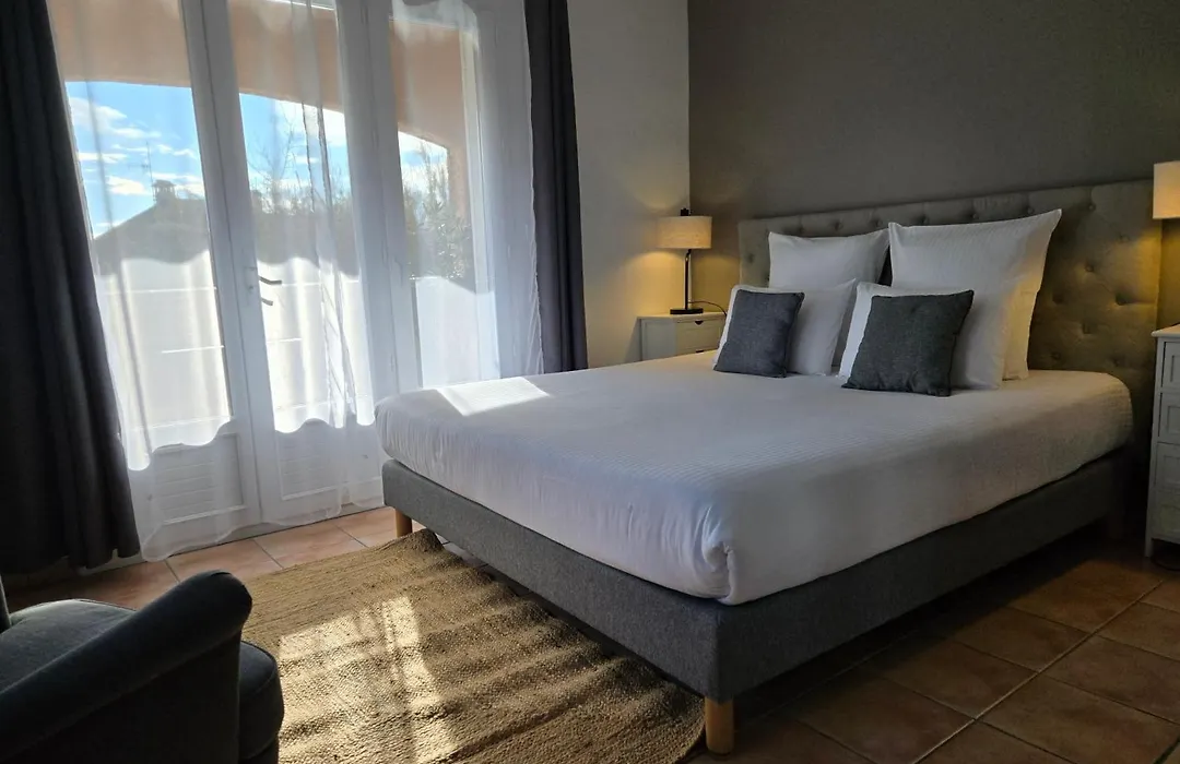 Hotel Le Saint-Genies-1
