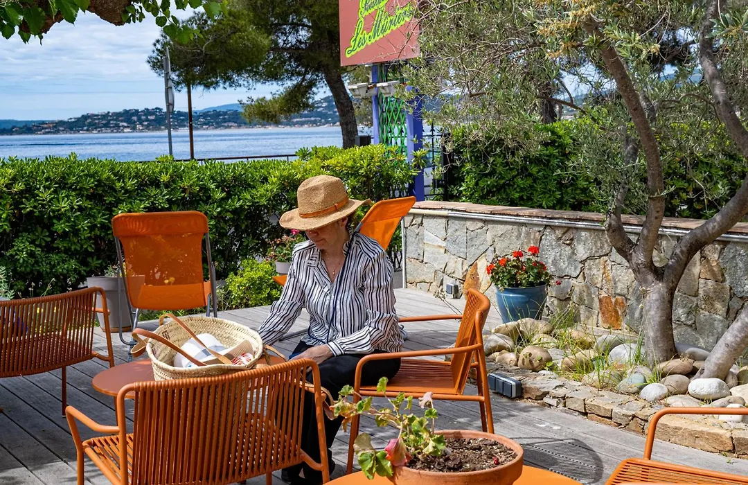 Logis Hotel Le Provencal Rest Les Muriers-1