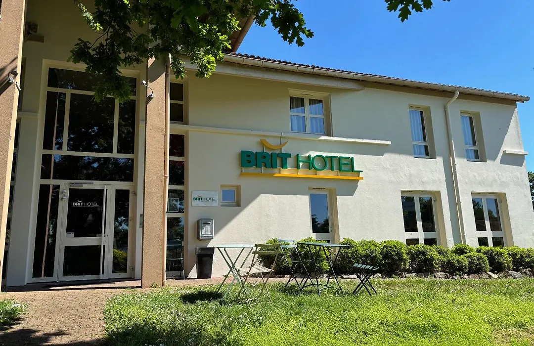Brit Hotel Essentiel Cholet-1