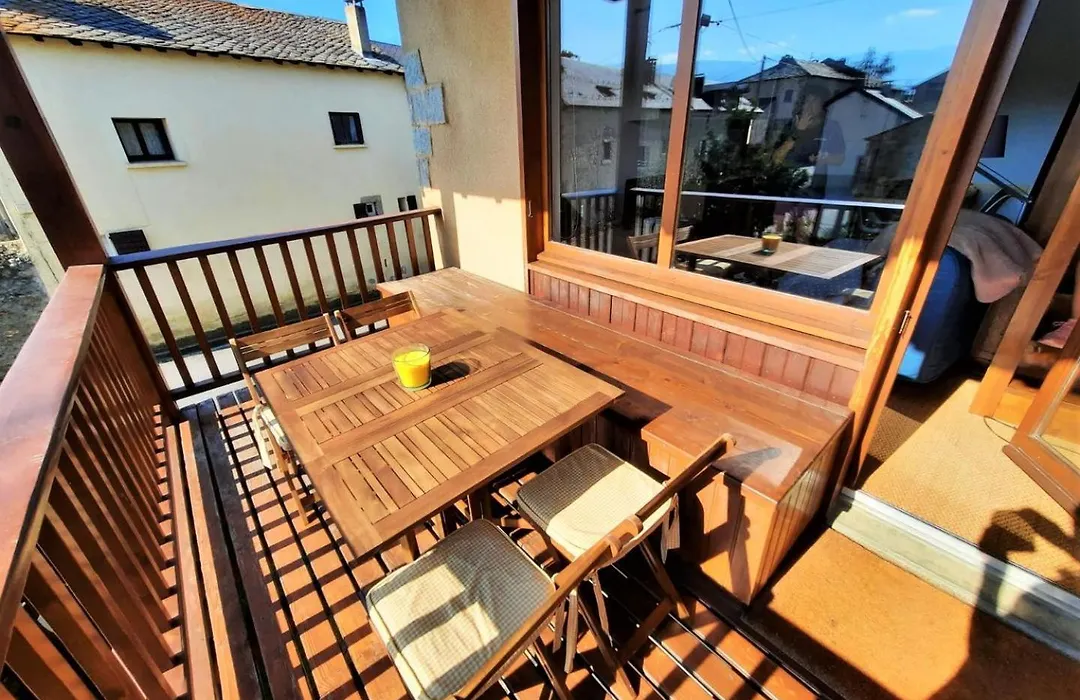 Apartamento actualizado en Caldegas-1