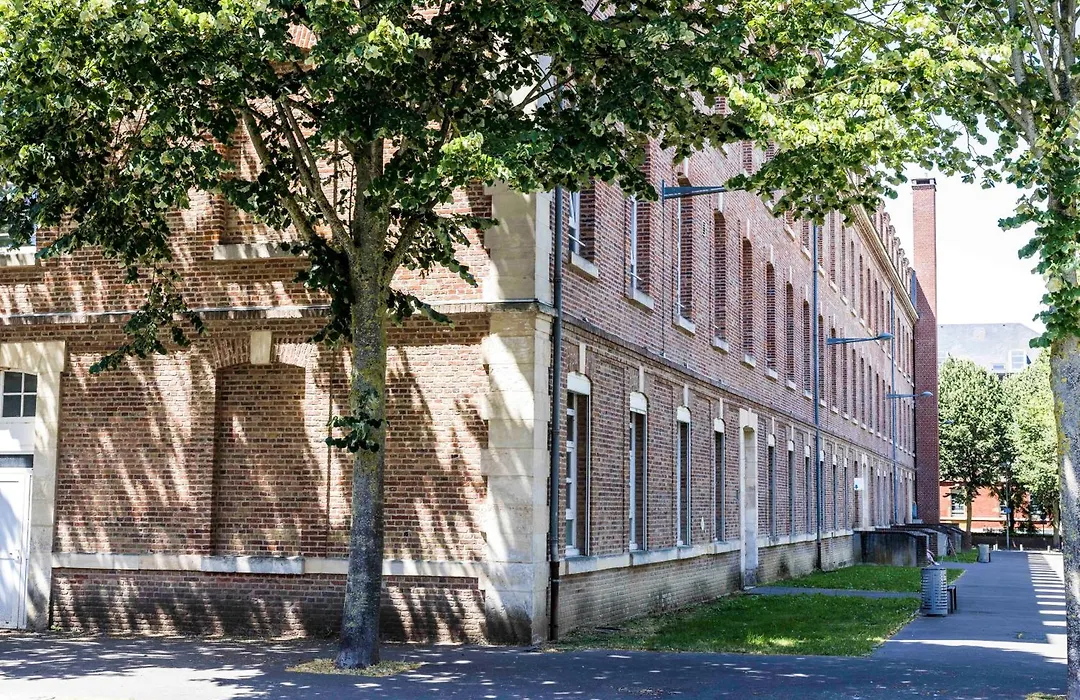 Auberge De Jeunesse Hi Amiens-1