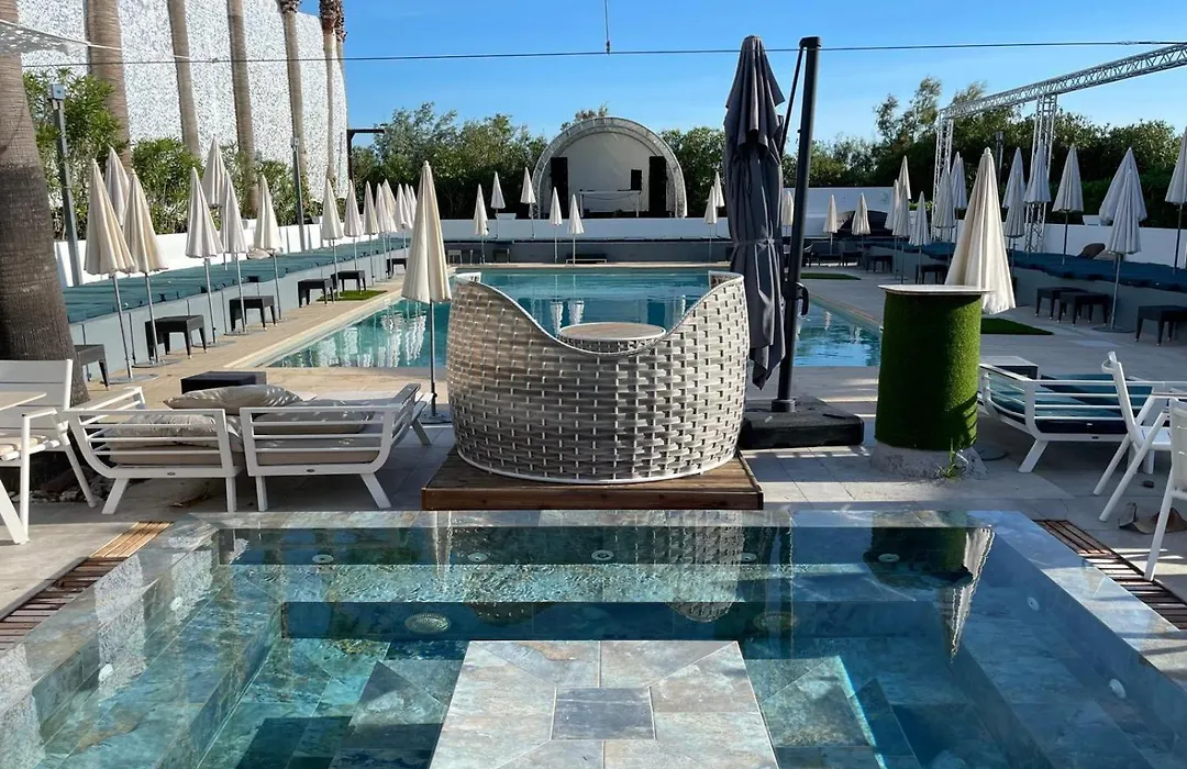 Le Jardin De Babylone Residence Festive & Naturiste "Reserve Aux Couples Uniquement"-1