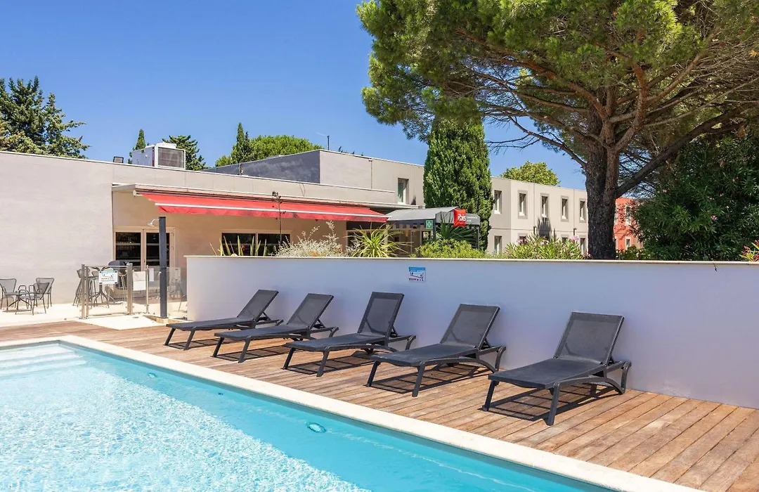 Ibis Carcassonne Est La Cite-1