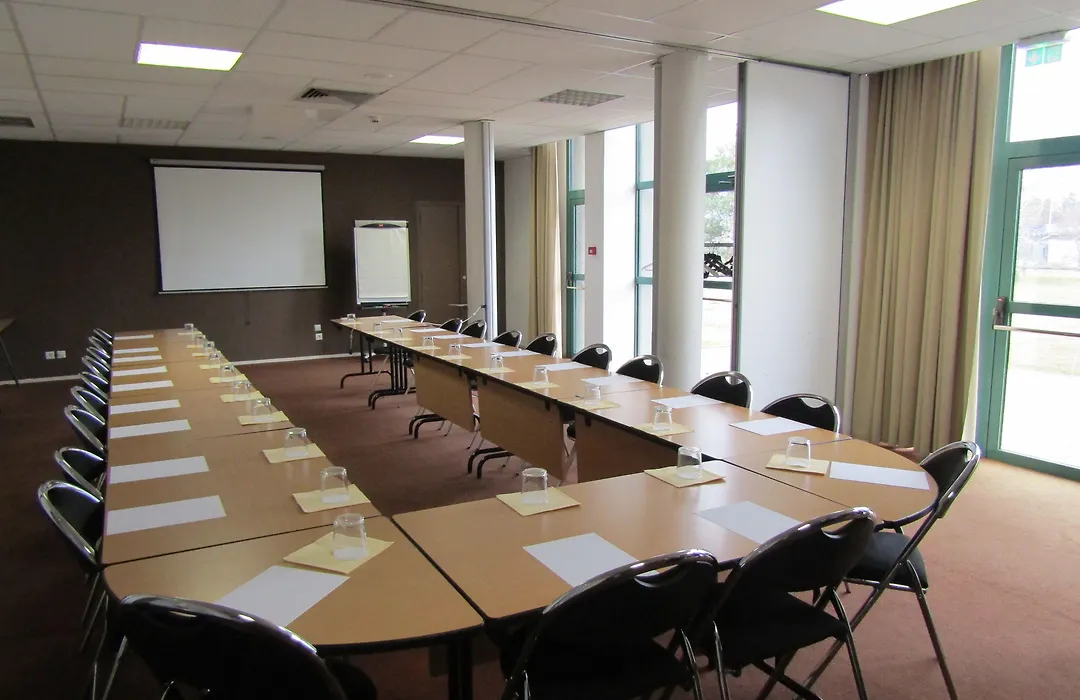 Comfort Hotel Aeroport Lyon St Exupery-1