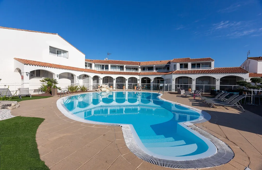 Hotel Restaurant Le Grand Large - Face A La Plage - Ile De Re-1