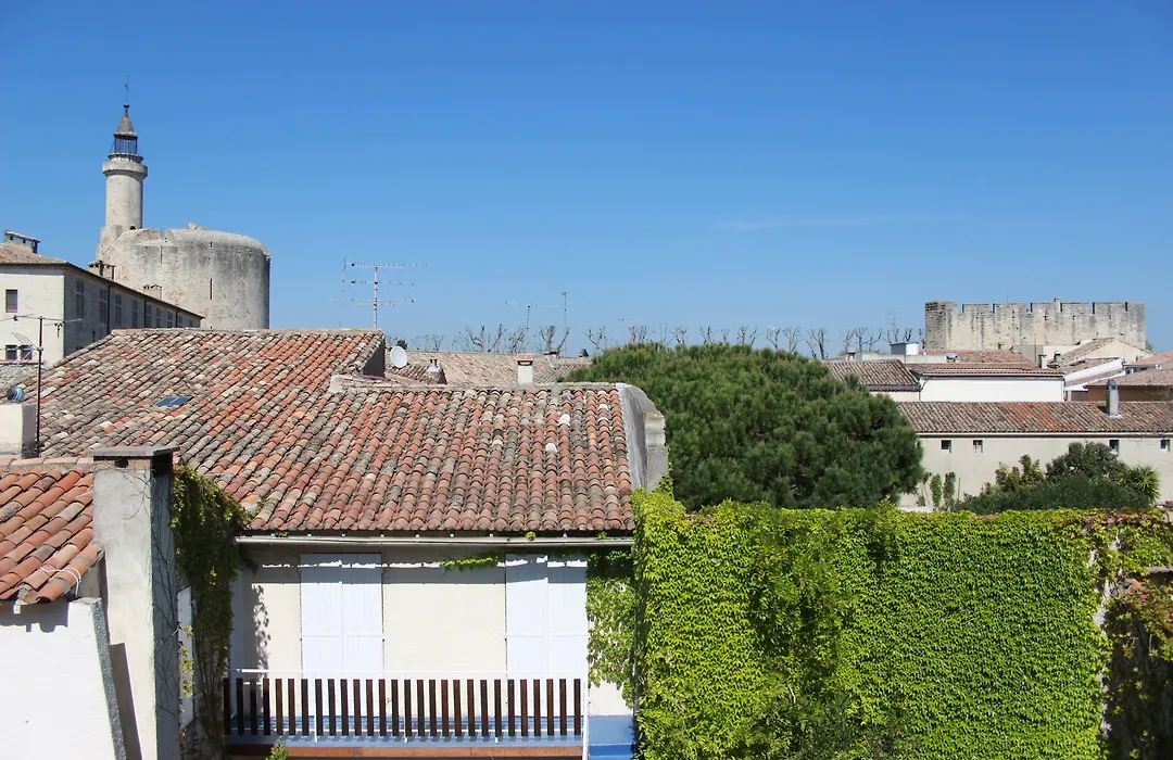 Hotel Saint Louis - Au Coeur Des Remparts-1