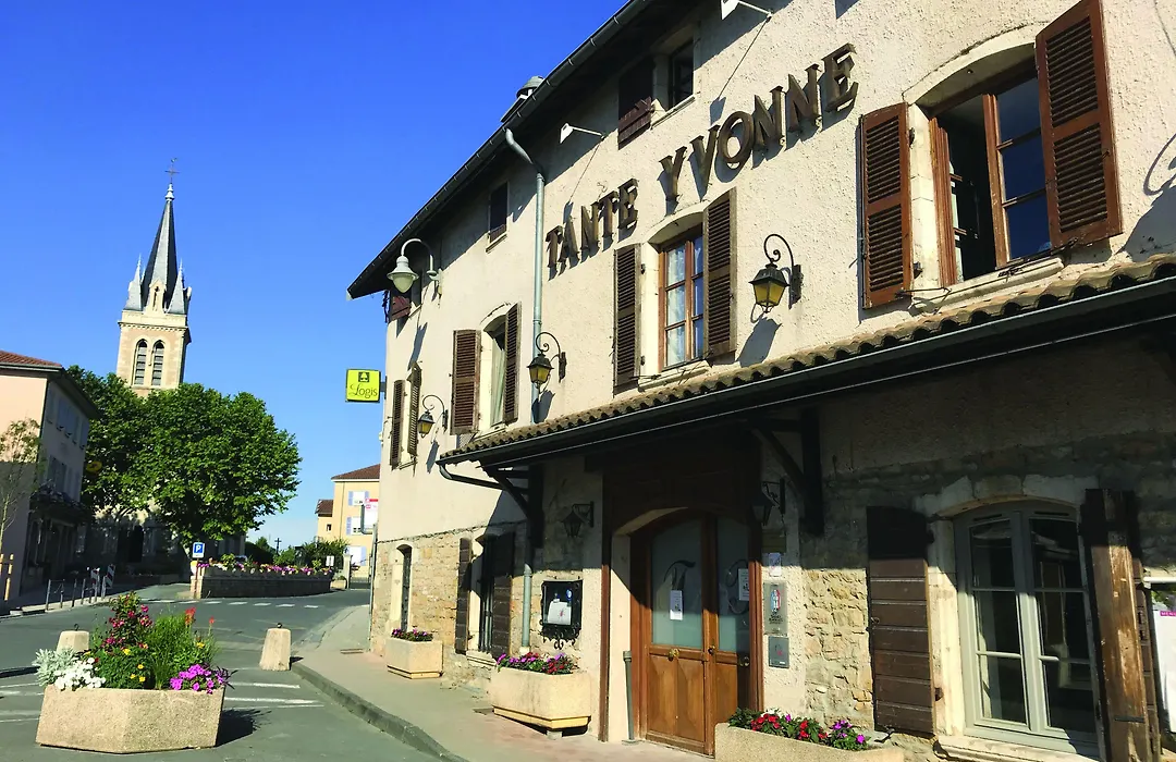 Logis Hotel Tante Yvonne & Son Restaurant Semi-Gastronomique - Lyon Nord-1