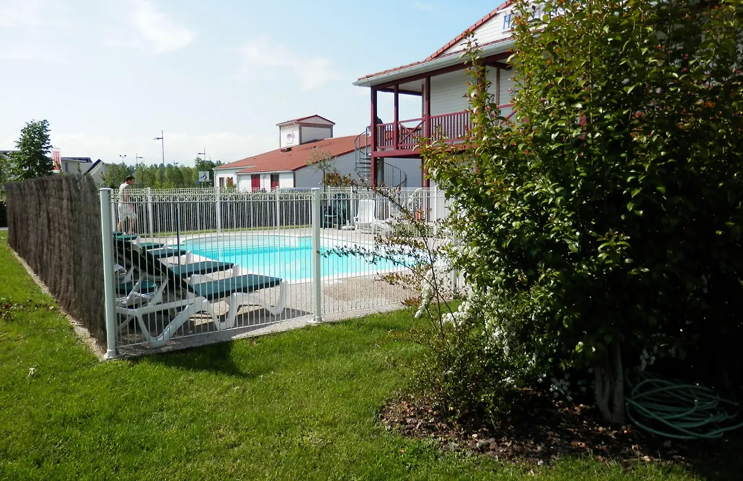 Ever Route 64 Brit Hotel Tarbes Ibos-1